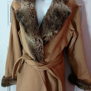 Designer Olga Cassini  faux Fur collar /sleeve overcoat  Sz 10 $109+free scarf